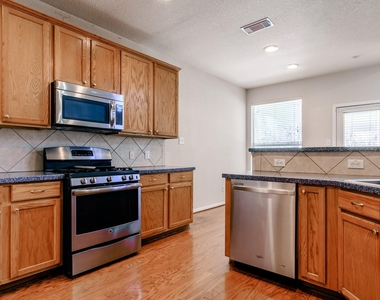 2918 Five Oaks Drive - Photo Thumbnail 3