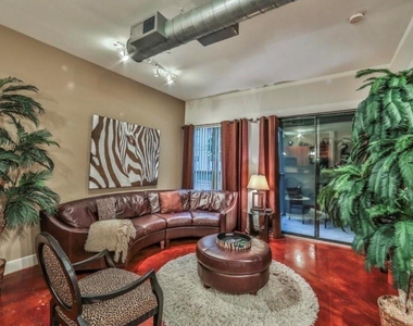 1901 Post Oak Boulevard - Photo Thumbnail 4