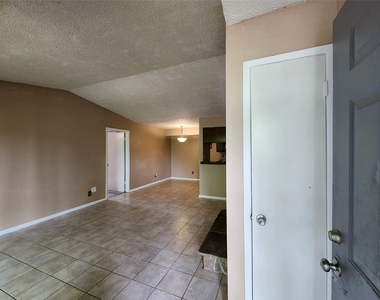 17331 Red Oak Drive - Photo Thumbnail 2