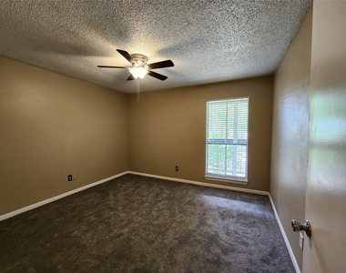 17331 Red Oak Drive - Photo Thumbnail 13