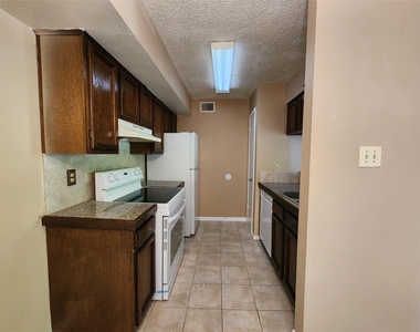 17331 Red Oak Drive - Photo Thumbnail 10