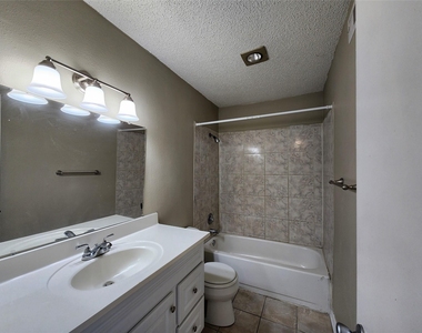 17331 Red Oak Drive - Photo Thumbnail 8