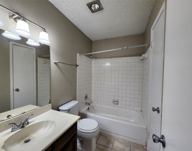 17331 Red Oak Drive - Photo Thumbnail 15