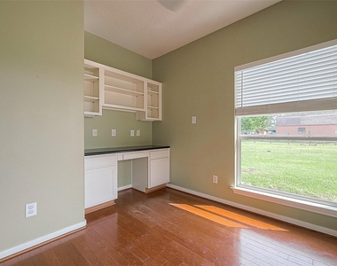 14403 Vlasta Street - Photo Thumbnail 14