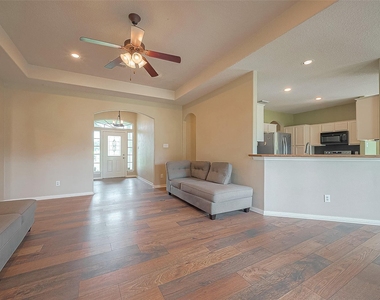 14403 Vlasta Street - Photo Thumbnail 7
