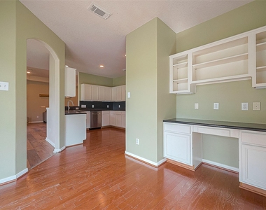 14403 Vlasta Street - Photo Thumbnail 15
