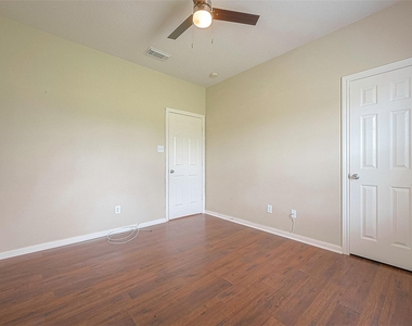 14403 Vlasta Street - Photo Thumbnail 29