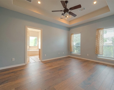 14403 Vlasta Street - Photo Thumbnail 32
