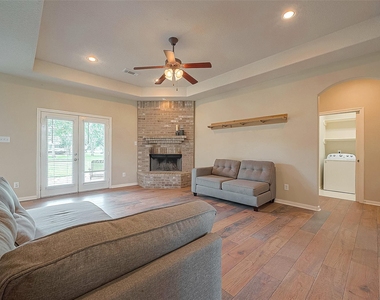 14403 Vlasta Street - Photo Thumbnail 5