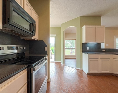 14403 Vlasta Street - Photo Thumbnail 21