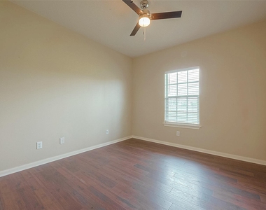 14403 Vlasta Street - Photo Thumbnail 27