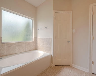 14403 Vlasta Street - Photo Thumbnail 35