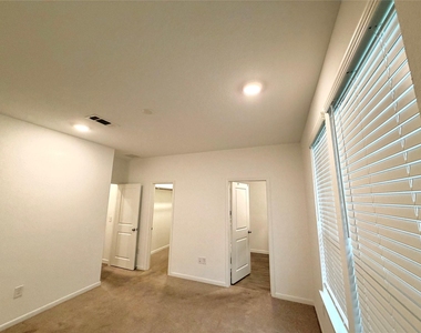 1348 Bright Hill Drive - Photo Thumbnail 15