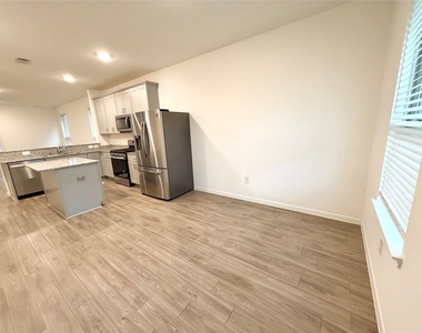 1348 Bright Hill Drive - Photo Thumbnail 4