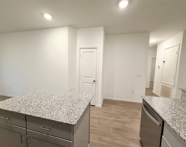 1348 Bright Hill Drive - Photo Thumbnail 8