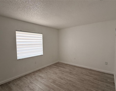 13186 Thrush Street - Photo Thumbnail 10