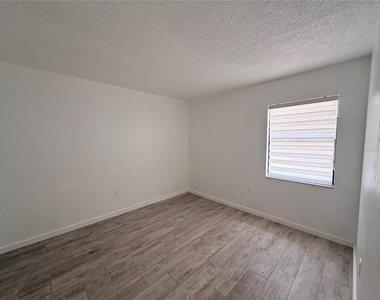 13186 Thrush Street - Photo Thumbnail 12