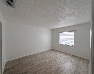 13186 Thrush Street - Photo Thumbnail 16