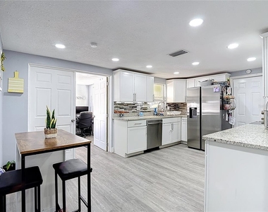 5913 Appletree Road - Photo Thumbnail 2