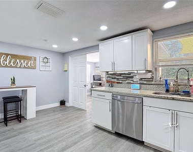 5913 Appletree Road - Photo Thumbnail 4