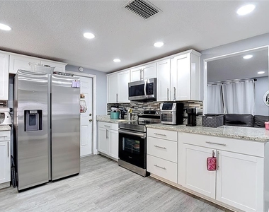 5913 Appletree Road - Photo Thumbnail 3