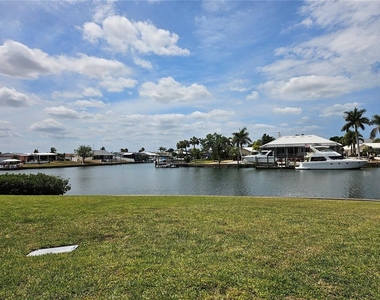 1028 Apollo Beach Boulevard - Photo Thumbnail 16