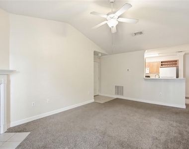 18367 Bridle Club Drive - Photo Thumbnail 5