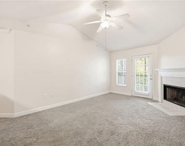 18367 Bridle Club Drive - Photo Thumbnail 3