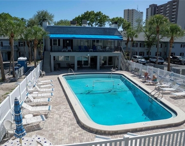 6940 A Sunset Drive S - Photo Thumbnail 21