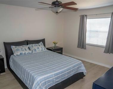 6940 A Sunset Drive S - Photo Thumbnail 13