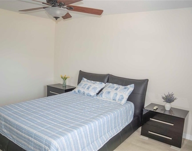 6940 A Sunset Drive S - Photo Thumbnail 14