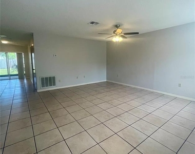 10337 Usher Street - Photo Thumbnail 2