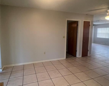 10337 Usher Street - Photo Thumbnail 5