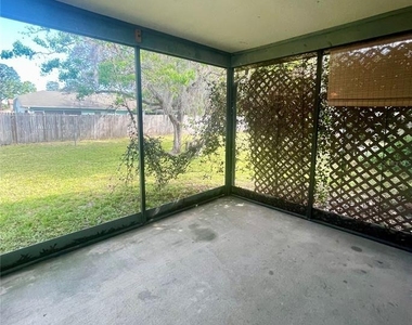 10337 Usher Street - Photo Thumbnail 11