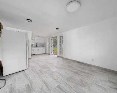 6531 Hill Top Road - Photo Thumbnail 16