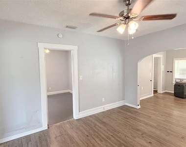 1933 47th Street S - Photo Thumbnail 5