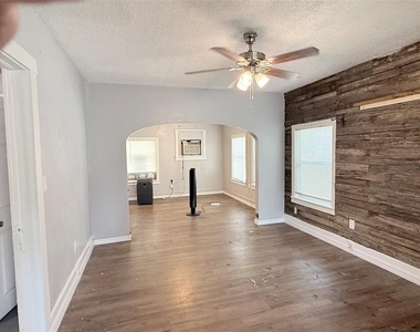 1933 47th Street S - Photo Thumbnail 3
