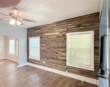 1933 47th Street S - Photo Thumbnail 4