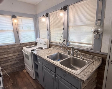 1933 47th Street S - Photo Thumbnail 10