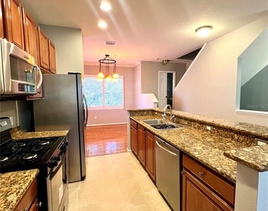809 Harbor Oak Lane - Photo Thumbnail 9