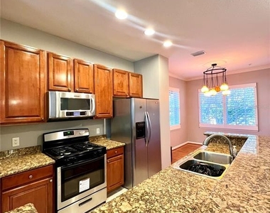809 Harbor Oak Lane - Photo Thumbnail 10
