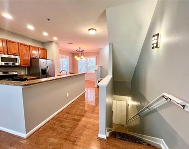 809 Harbor Oak Lane - Photo Thumbnail 12