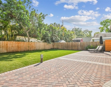 3120 S Julia Circle - Photo Thumbnail 36