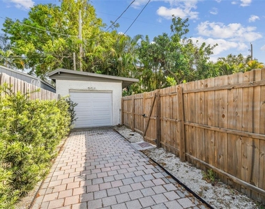 3120 S Julia Circle - Photo Thumbnail 41