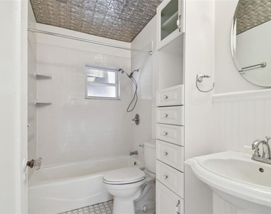 3120 S Julia Circle - Photo Thumbnail 12