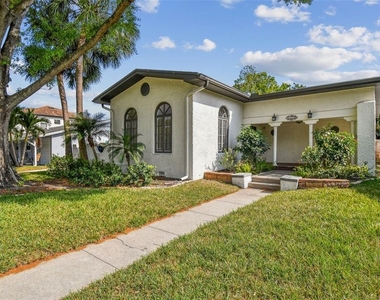 3120 S Julia Circle - Photo Thumbnail 2