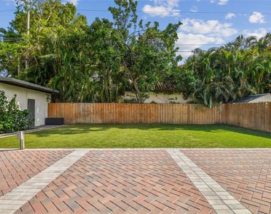 3120 S Julia Circle - Photo Thumbnail 35
