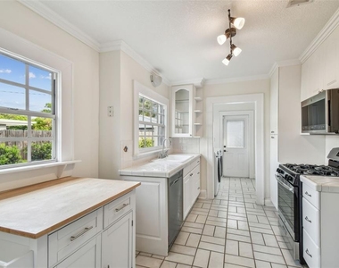 3120 S Julia Circle - Photo Thumbnail 30