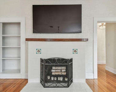 3120 S Julia Circle - Photo Thumbnail 9