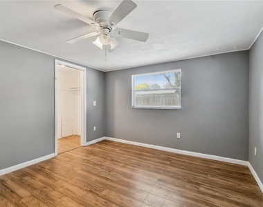 7721 Arbordale Drive - Photo Thumbnail 16